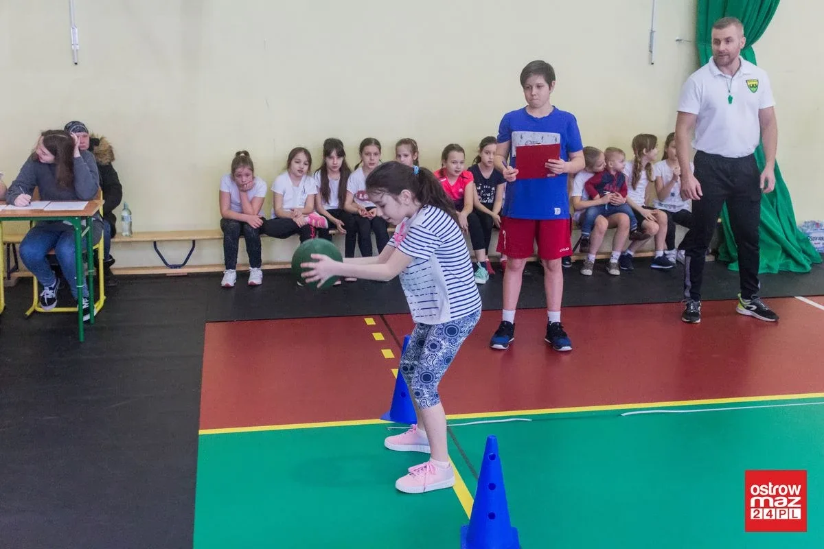 Wielobój lekkoatletyczny dla trzecioklasistów (zdjęcia, wideo)