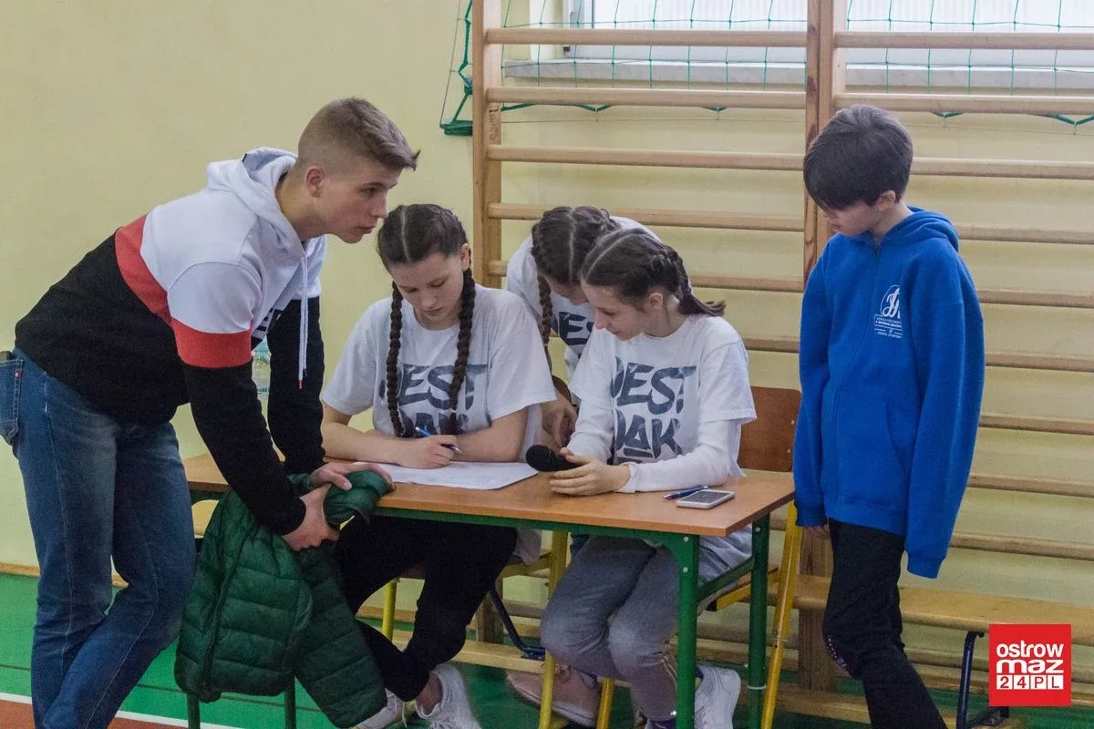 Wielobój lekkoatletyczny dla trzecioklasistów (zdjęcia, wideo)