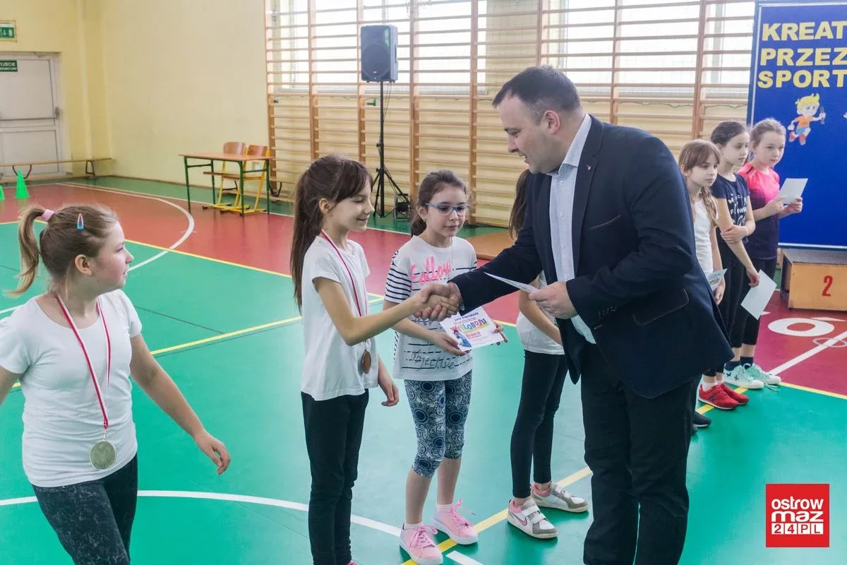 Wielobój lekkoatletyczny dla trzecioklasistów (zdjęcia, wideo)