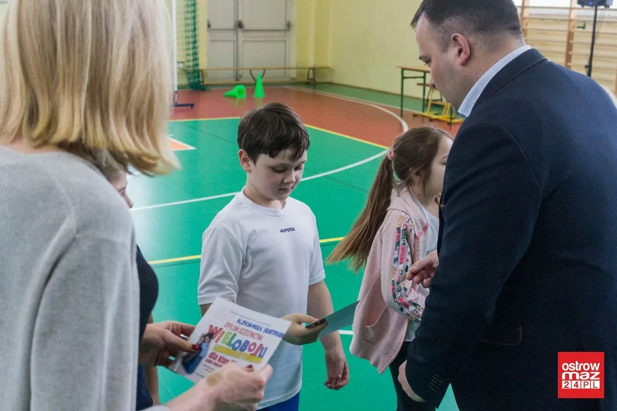 Wielobój lekkoatletyczny dla trzecioklasistów (zdjęcia, wideo)