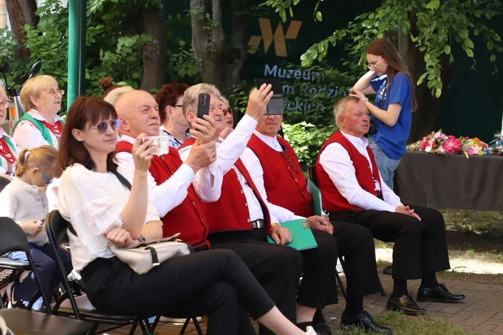 XV Ostrowski Piknik z Książką przyciągnął tłumy mieszkańców! (zdjęcia)