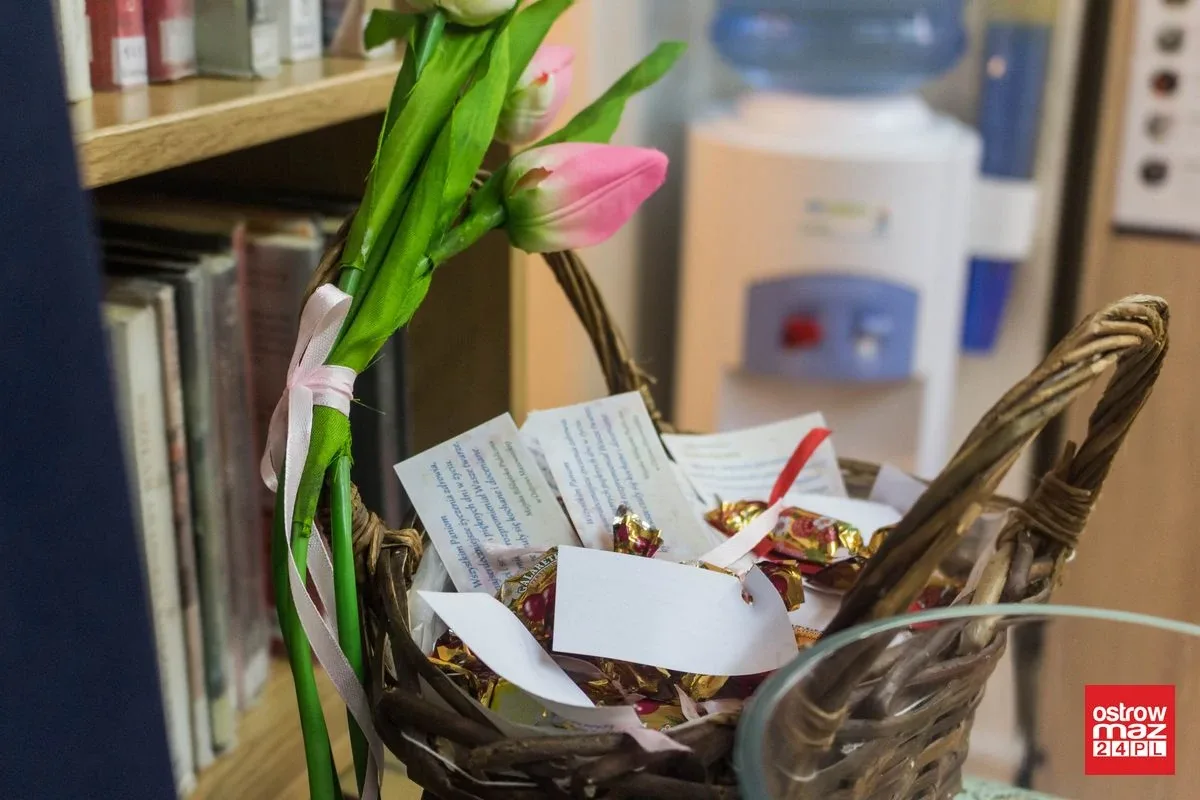 "W mojej torbece jest zawsze... wszystko". Święto kobiet w bibliotece (zdjęcia)