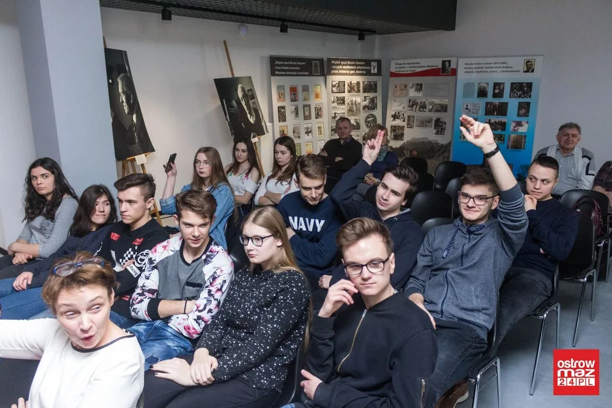 Pamięć o niezłomnych w Ostrowi Mazowieckiej jest bezpieczna (zdjęcia, wideo)