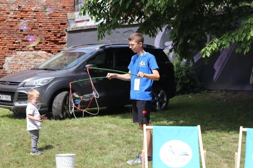 XV Ostrowski Piknik z Książką przyciągnął tłumy mieszkańców! (zdjęcia)