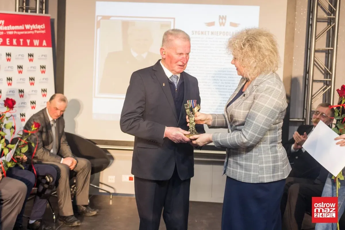 Pamięć o niezłomnych w Ostrowi Mazowieckiej jest bezpieczna (zdjęcia, wideo)