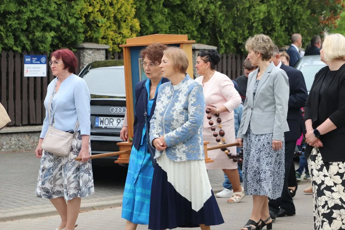 Procesja Bożego Ciała w parafii pw. Chrystusa Dobrego Pasterza (zdjęcia)