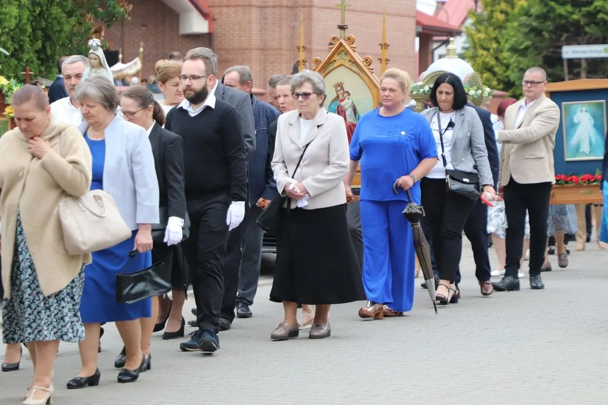 Procesja Bożego Ciała w parafii pw. Chrystusa Dobrego Pasterza (zdjęcia)