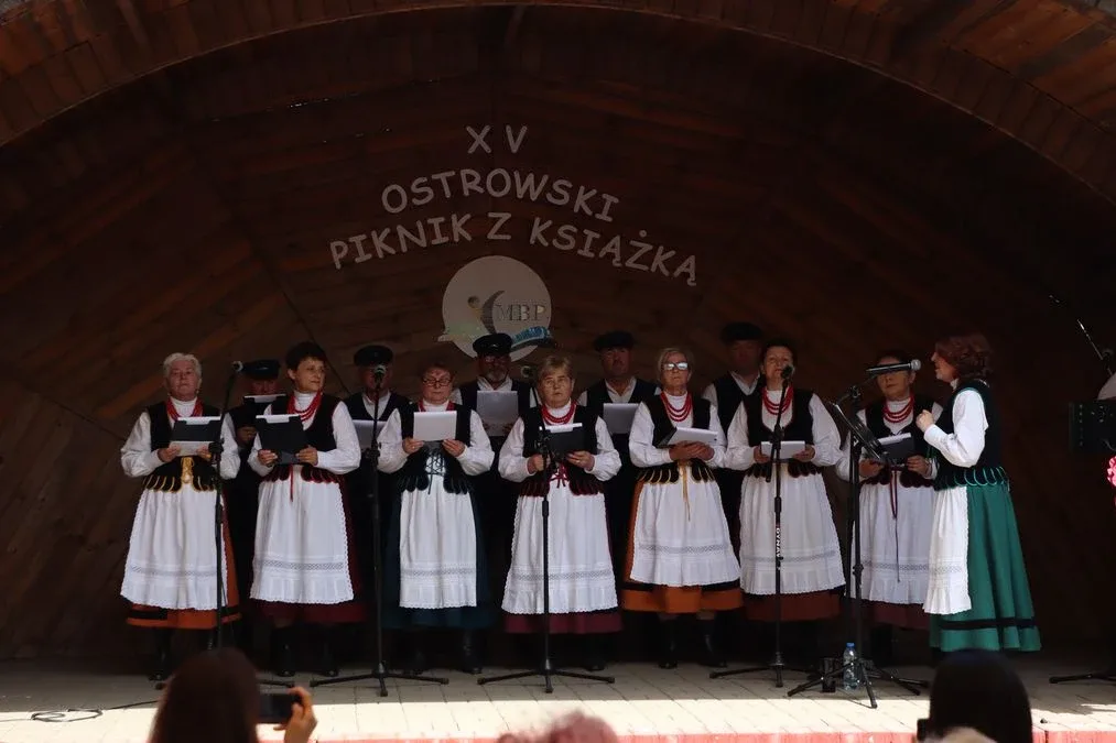 XV Ostrowski Piknik z Książką przyciągnął tłumy mieszkańców! (zdjęcia)