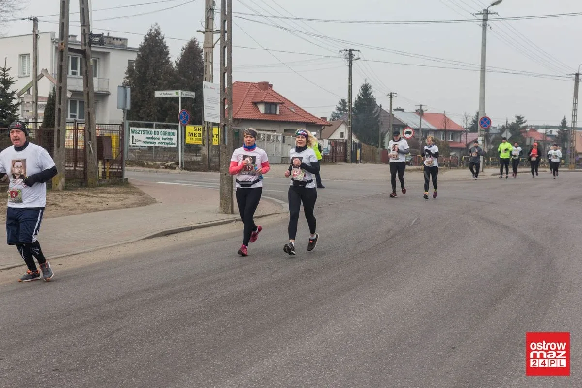 Blisko 100 osób pobiegło wilczym tropem (zdjęcia, wideo)