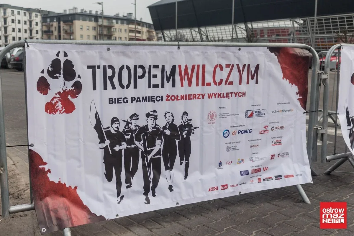 Blisko 100 osób pobiegło wilczym tropem (zdjęcia, wideo)