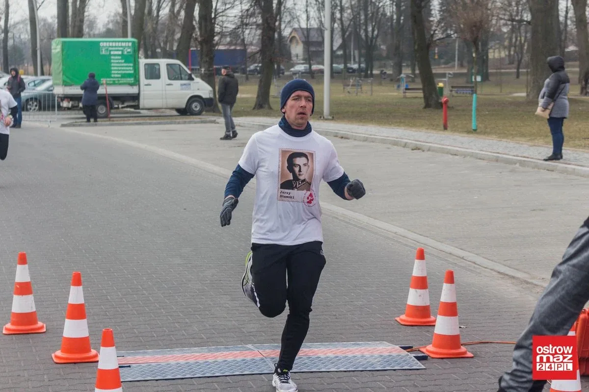 Blisko 100 osób pobiegło wilczym tropem (zdjęcia, wideo)