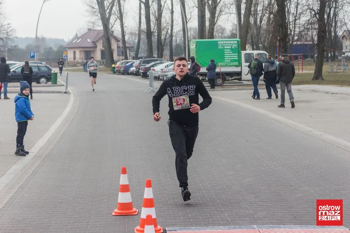 Blisko 100 osób pobiegło wilczym tropem (zdjęcia, wideo)