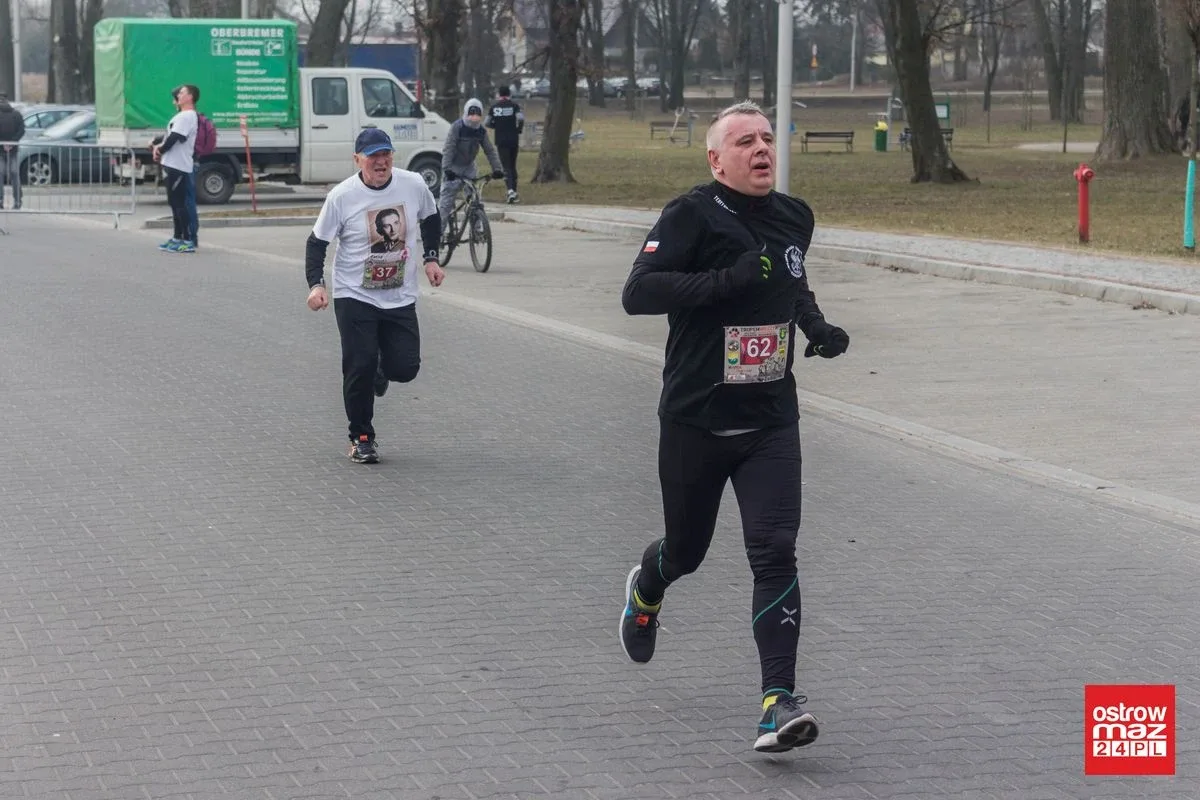 Blisko 100 osób pobiegło wilczym tropem (zdjęcia, wideo)