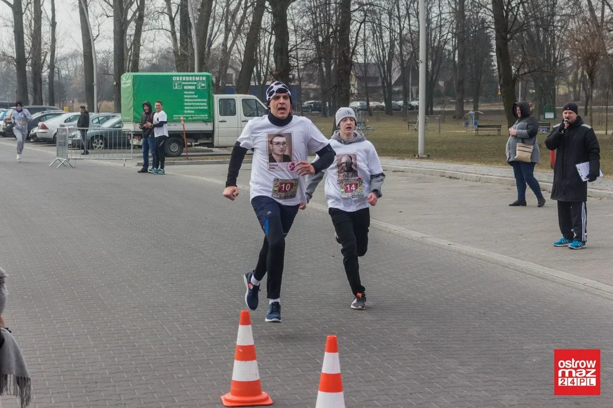Blisko 100 osób pobiegło wilczym tropem (zdjęcia, wideo)