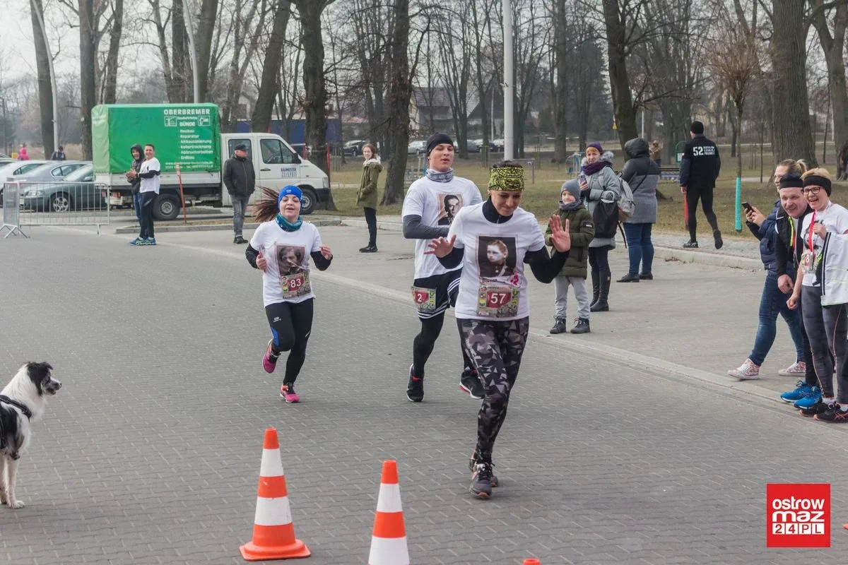 Blisko 100 osób pobiegło wilczym tropem (zdjęcia, wideo)