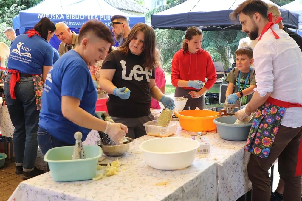 XV Ostrowski Piknik z Książką przyciągnął tłumy mieszkańców! (zdjęcia)