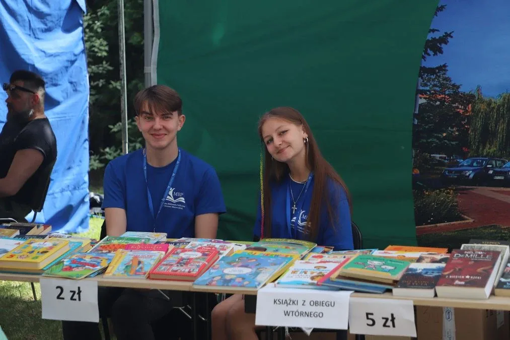XV Ostrowski Piknik z Książką przyciągnął tłumy mieszkańców! (zdjęcia)