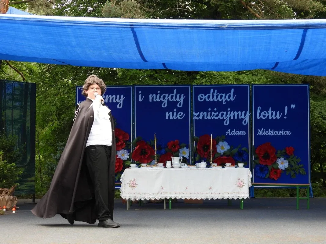 Szkoła Podstawowa w Orle otrzymała imię i sztandar. Zdjęcia, wideo