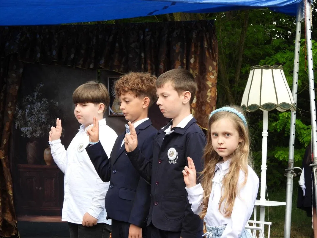 Szkoła Podstawowa w Orle otrzymała imię i sztandar. Zdjęcia, wideo