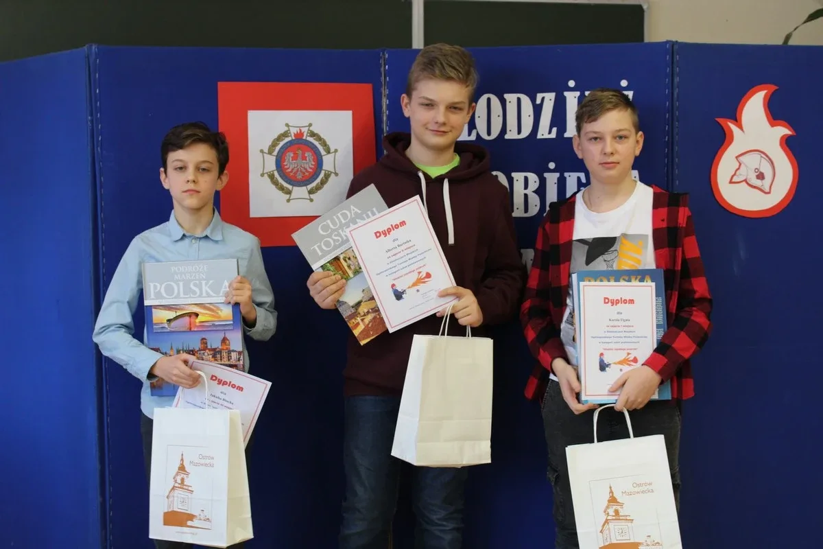 "Młodzież zapobiega pożarom". Miejskie eliminacje turnieju wiedzy pożarniczej (zdjęcia)