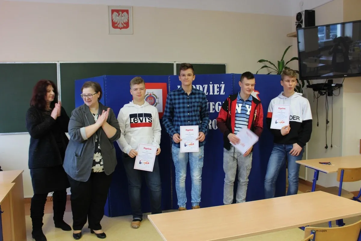 "Młodzież zapobiega pożarom". Miejskie eliminacje turnieju wiedzy pożarniczej (zdjęcia)