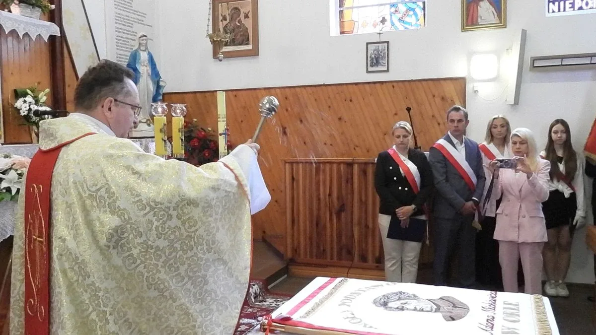 Szkoła Podstawowa w Orle otrzymała imię i sztandar. Zdjęcia, wideo