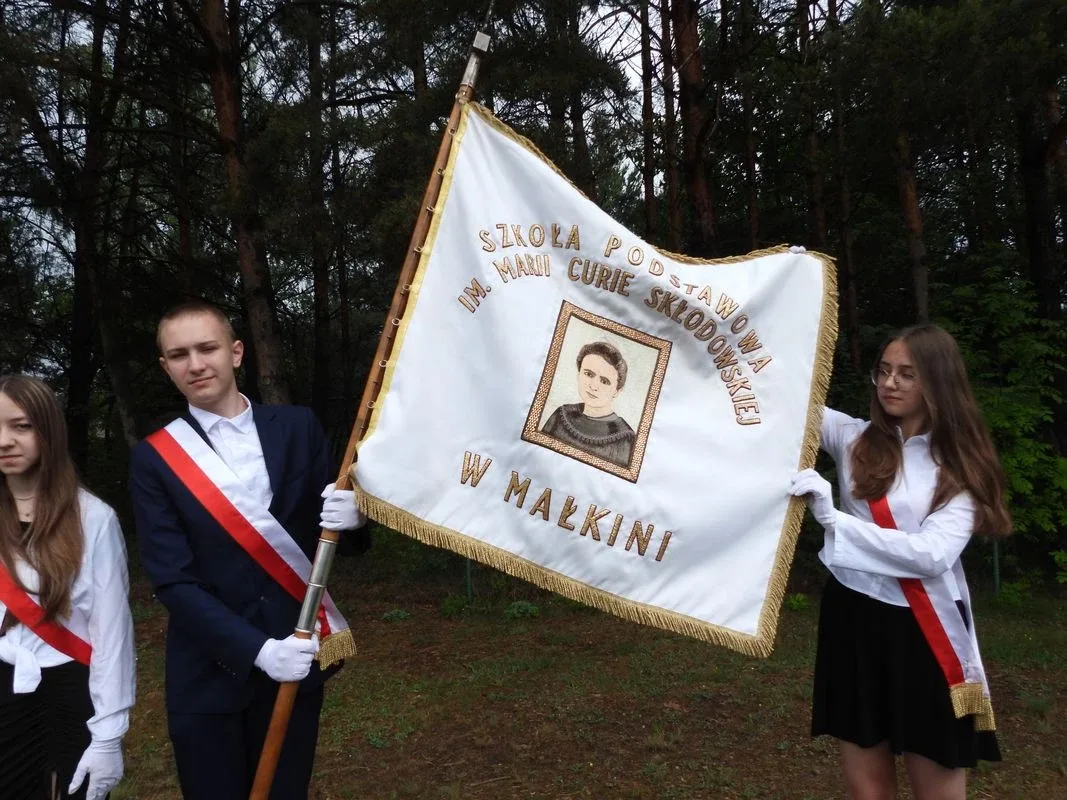 Szkoła Podstawowa w Orle otrzymała imię i sztandar. Zdjęcia, wideo