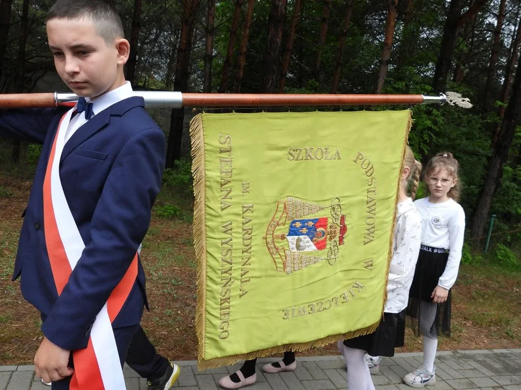 Szkoła Podstawowa w Orle otrzymała imię i sztandar. Zdjęcia, wideo