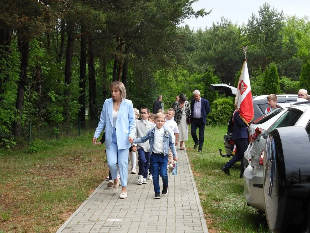 Szkoła Podstawowa w Orle otrzymała imię i sztandar. Zdjęcia, wideo