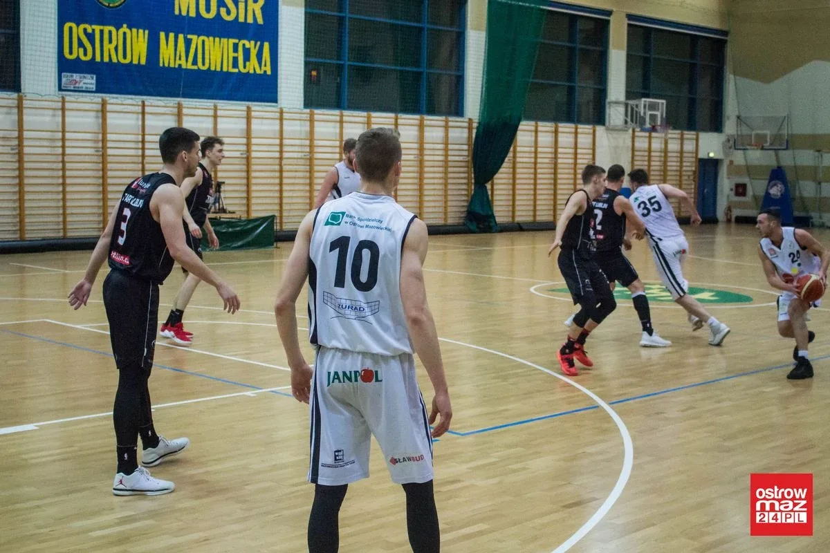 Sokół bez punktów w starciu ze Startem (zdjęcia, wideo)