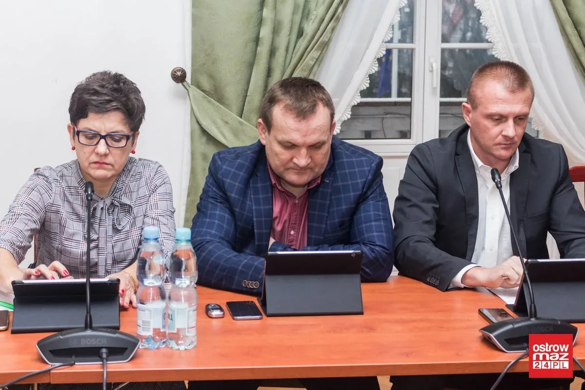 Powstanie klub dla ostrowskich seniorów. Obradowali miejscy radni (zdjęcia, wideo)