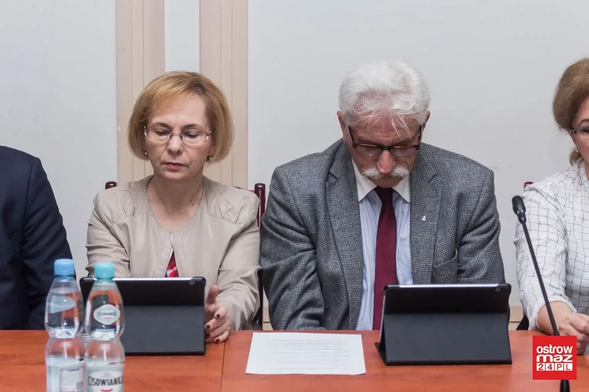 Powstanie klub dla ostrowskich seniorów. Obradowali miejscy radni (zdjęcia, wideo)