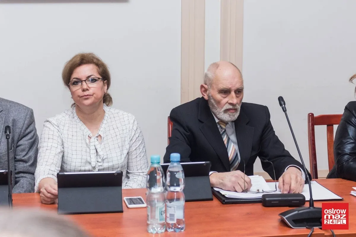 Powstanie klub dla ostrowskich seniorów. Obradowali miejscy radni (zdjęcia, wideo)