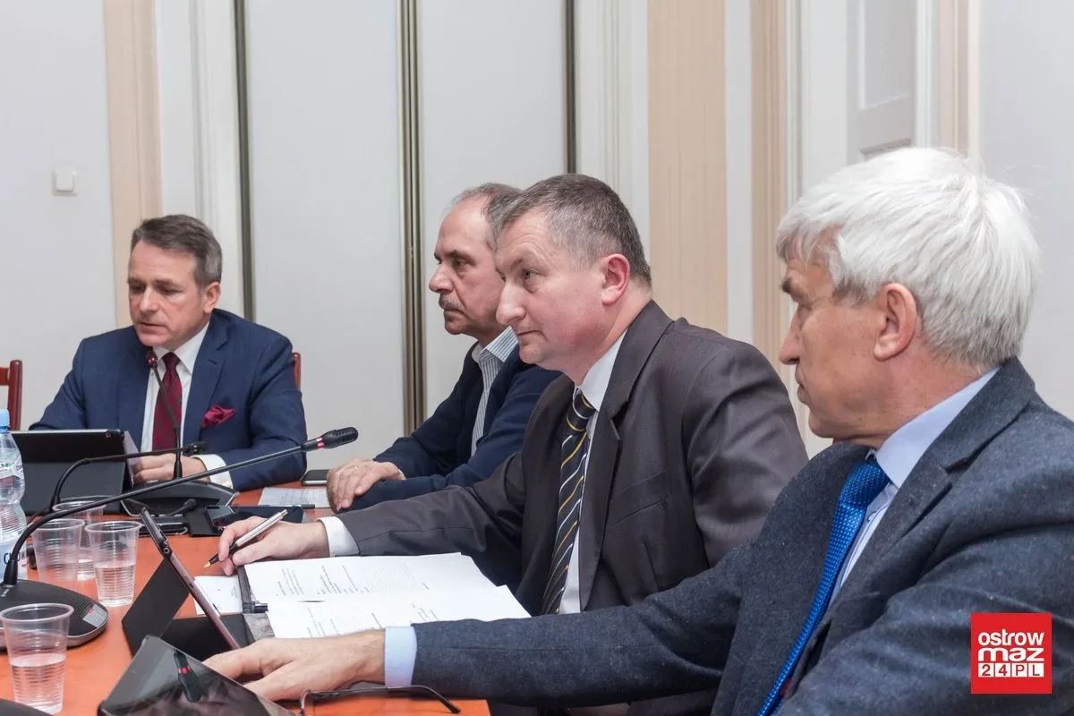 Powstanie klub dla ostrowskich seniorów. Obradowali miejscy radni (zdjęcia, wideo)