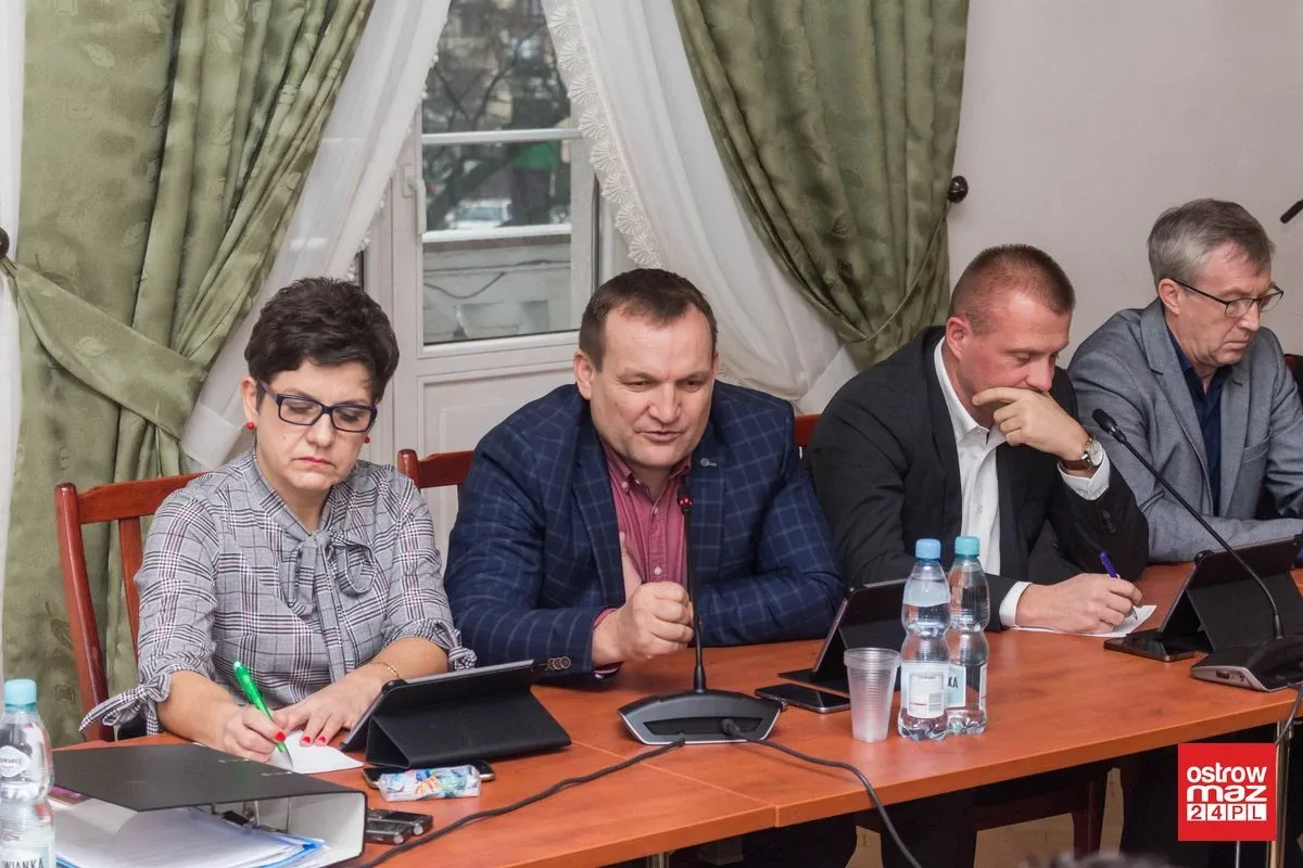 Powstanie klub dla ostrowskich seniorów. Obradowali miejscy radni (zdjęcia, wideo)