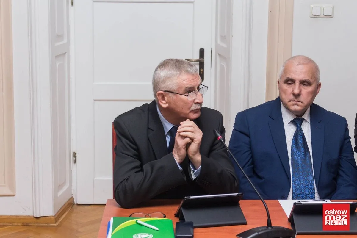Powstanie klub dla ostrowskich seniorów. Obradowali miejscy radni (zdjęcia, wideo)