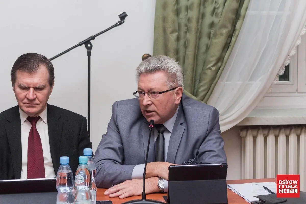 Powstanie klub dla ostrowskich seniorów. Obradowali miejscy radni (zdjęcia, wideo)