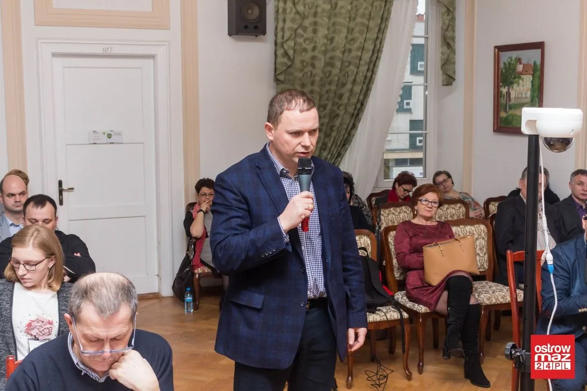Powstanie klub dla ostrowskich seniorów. Obradowali miejscy radni (zdjęcia, wideo)