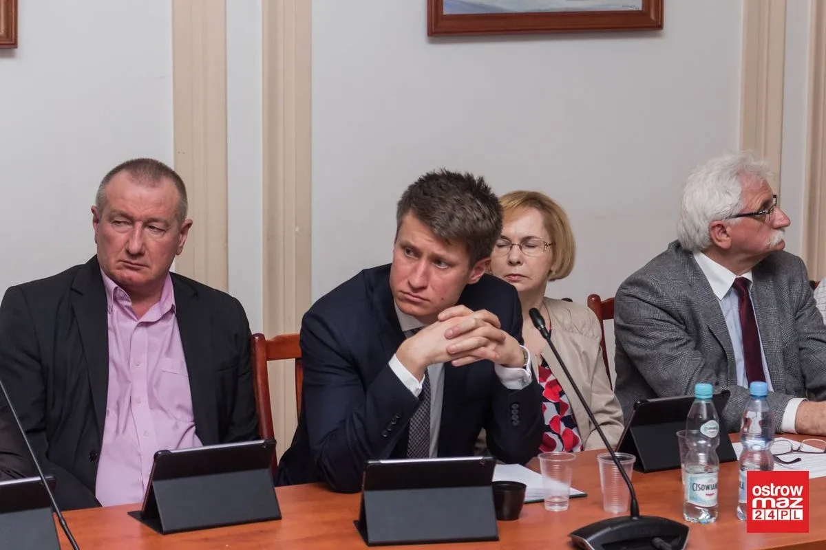 Powstanie klub dla ostrowskich seniorów. Obradowali miejscy radni (zdjęcia, wideo)