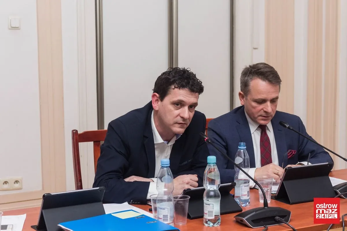 Powstanie klub dla ostrowskich seniorów. Obradowali miejscy radni (zdjęcia, wideo)