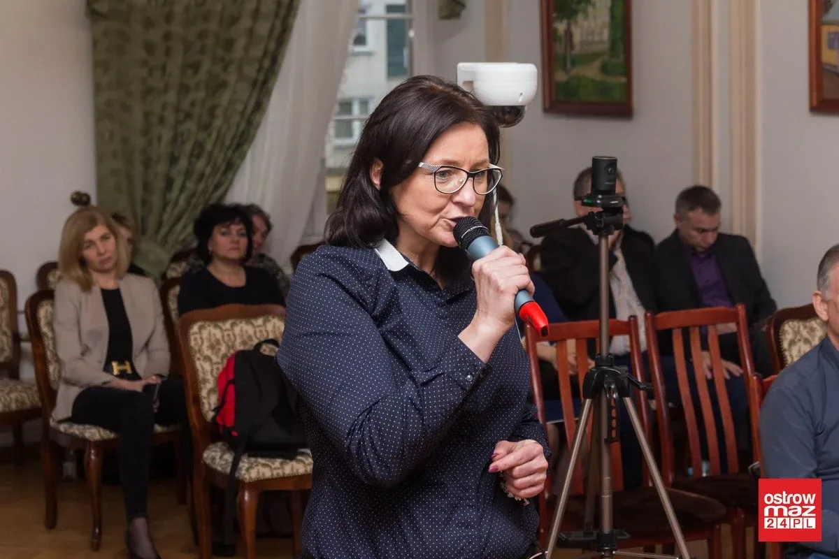 Powstanie klub dla ostrowskich seniorów. Obradowali miejscy radni (zdjęcia, wideo)