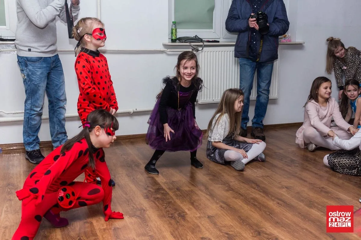 Bal karnawałowy dla dzieci w MDK (zdjęcia, wideo)