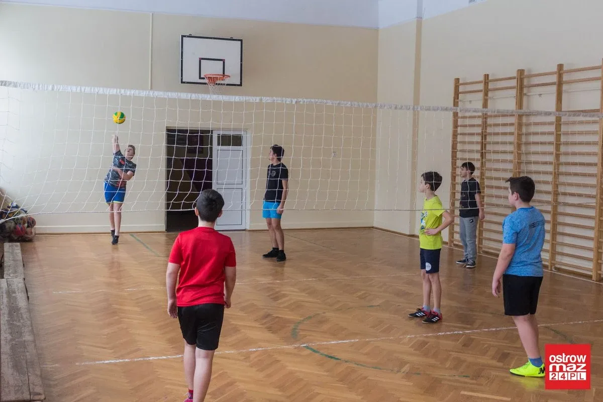 Ferie na sportowo w ostrowskich szkołach (zdjęcia)