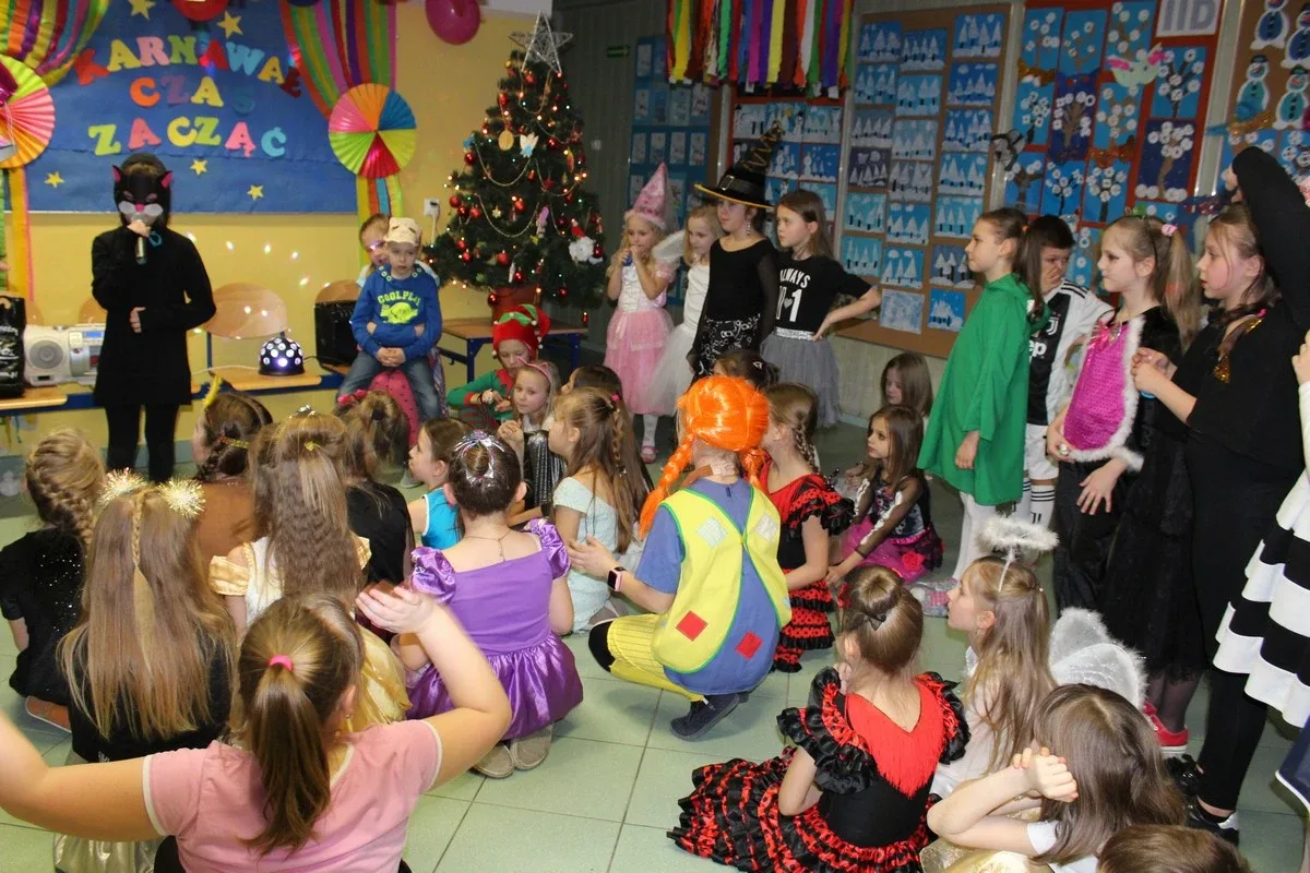 Zabawa karnawałowa w "jedynce" (zdjęcia)