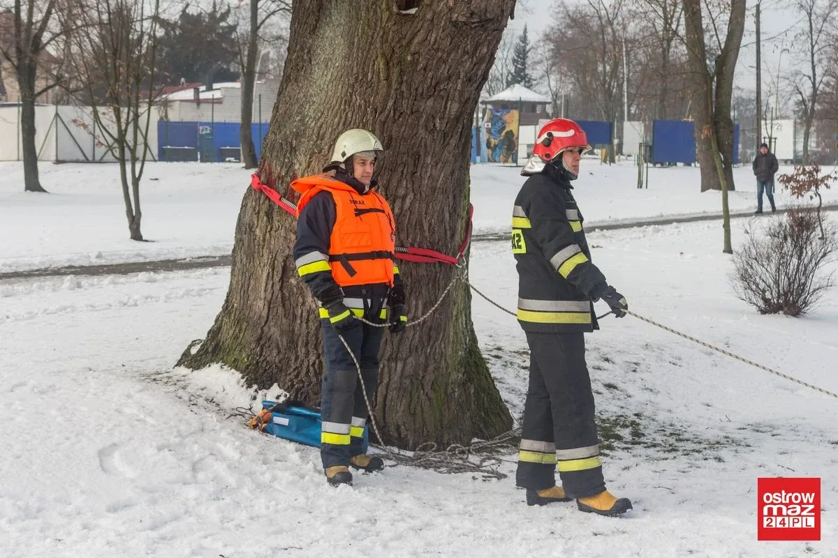 Pokaz ratownictwa lodowego (zdjęcia, wideo)