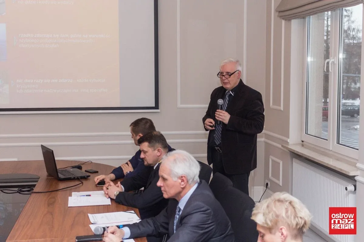 Powiatowy zespół zarządzania kryzysowego omówił plan pracy na 2019 rok (zdjęcia)