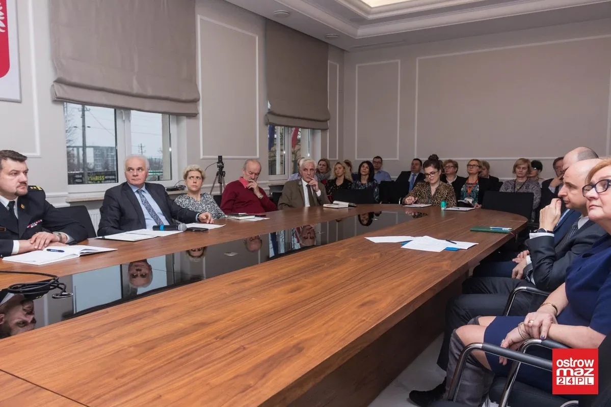 Powiatowy zespół zarządzania kryzysowego omówił plan pracy na 2019 rok (zdjęcia)