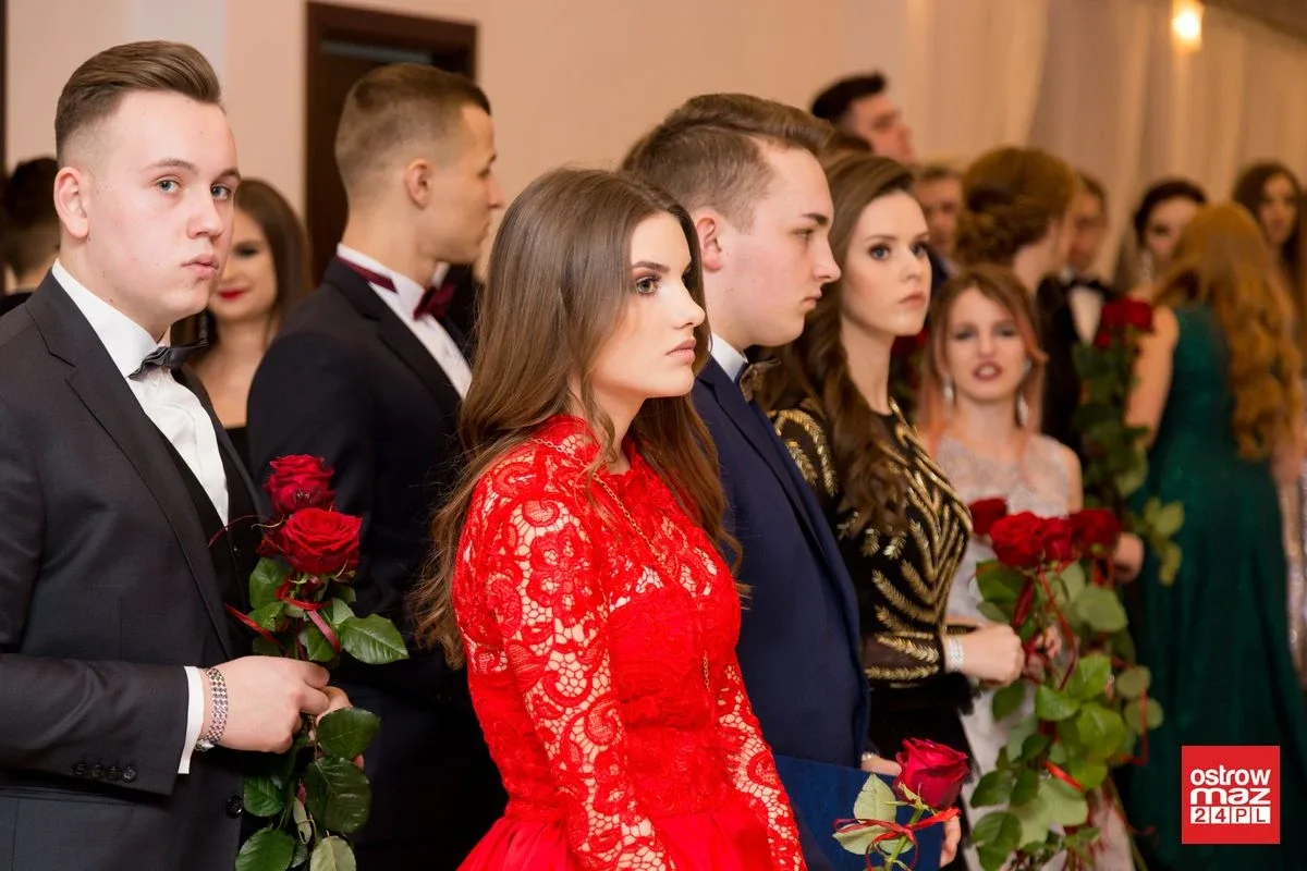 Studniówka LO im. Mikołaja Kopernika w Ostrowi Mazowieckiej (zdjęcia, wideo)