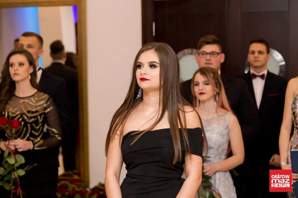 Studniówka LO im. Mikołaja Kopernika w Ostrowi Mazowieckiej (zdjęcia, wideo)