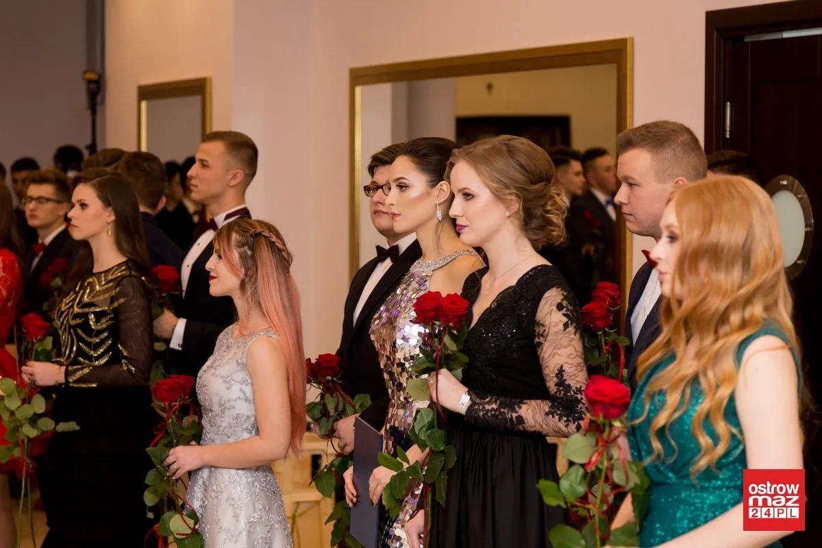 Studniówka LO im. Mikołaja Kopernika w Ostrowi Mazowieckiej (zdjęcia, wideo)
